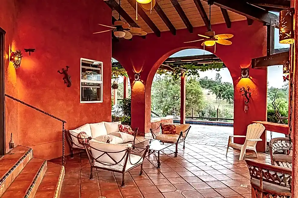 courtyard seating