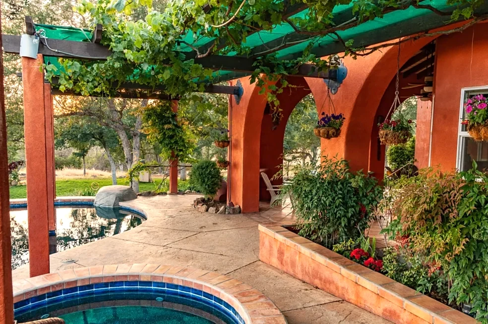 courtyard with hot tub