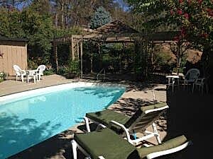 outoor patio and pool