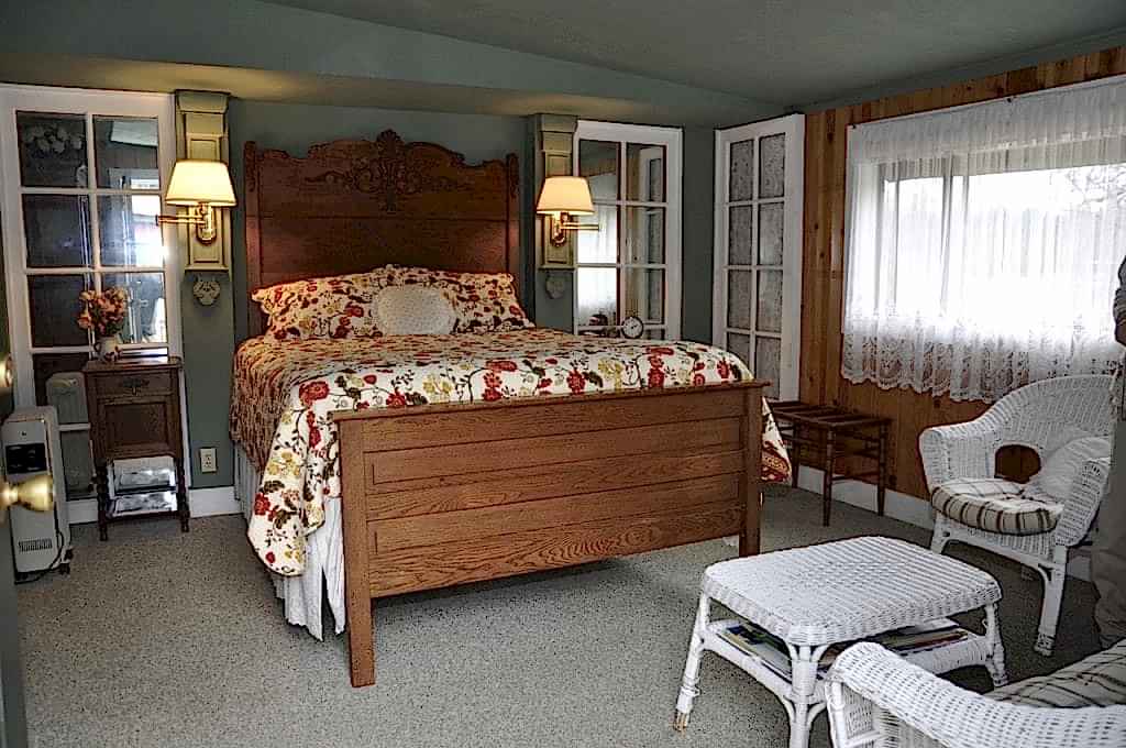 garden gate bedroom
