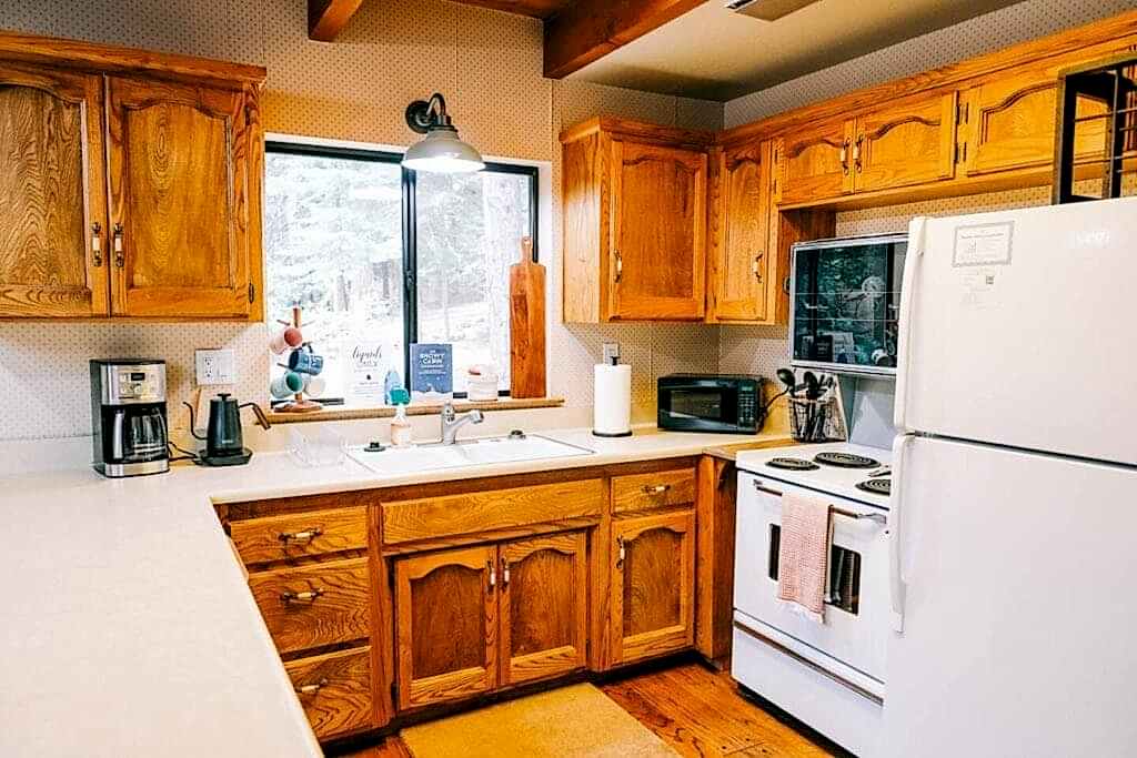 fully equipped kitchen